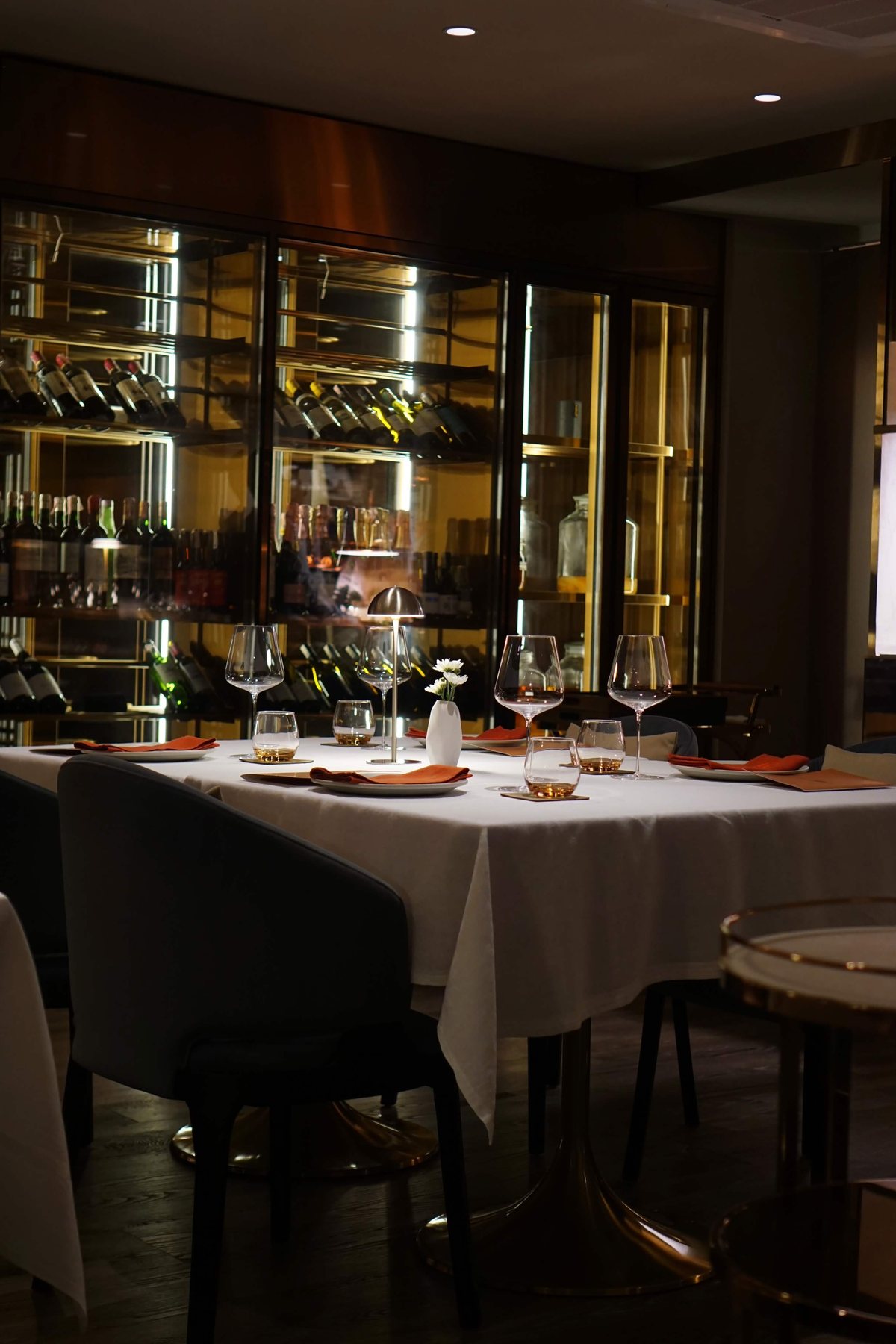 Dining room at Wisetwiso Bangkok